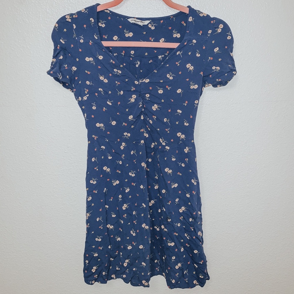 Blue short sleeve floral print dress